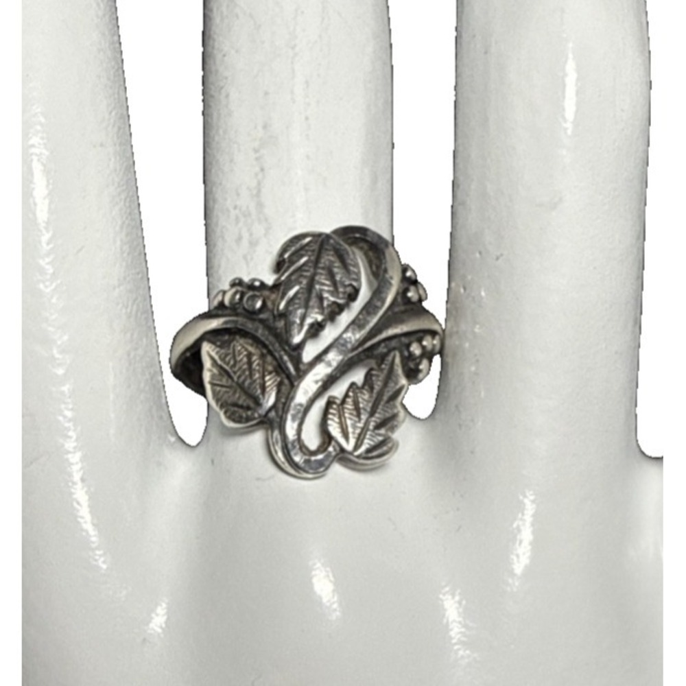 Vintage Sterling Silver Grape Leaves And Vines Ring About 8 J19-50